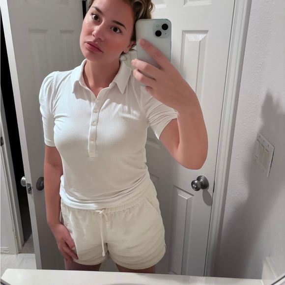 Meet your Posher, Chloe - Picture 5 of 5